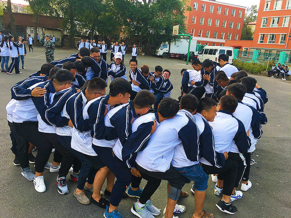 鄂尔多斯2017哈轴技校新生入学军训演练